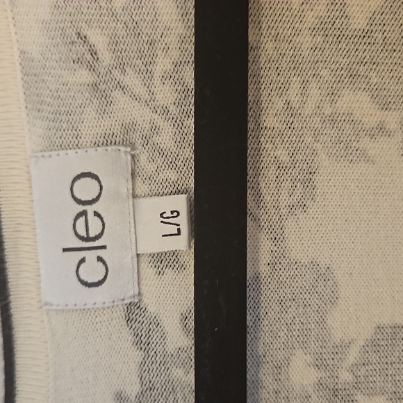■ 2 For $5 Cleo CARDIGAN TOP SIZE LARGE - Picture 2 of 11
